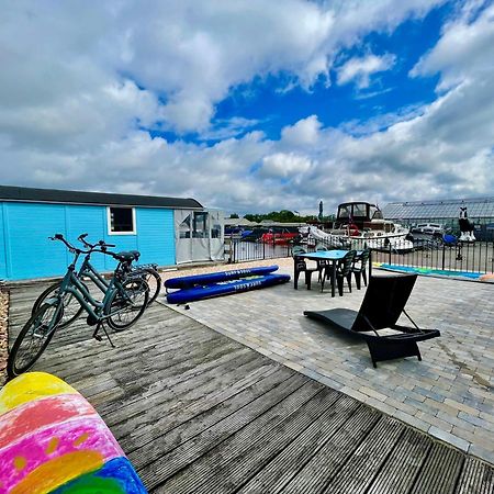 Island Sleeping Hotel Aalsmeer Exterior foto